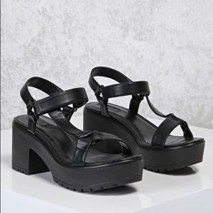 Forever 21 | LIKE NEW Chunky Platform Sandals
